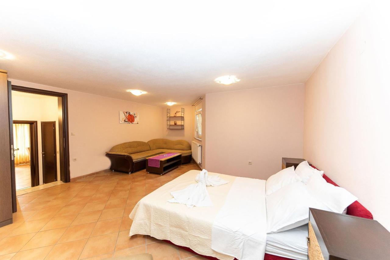 Apartments Artan Crikvenica Esterno foto