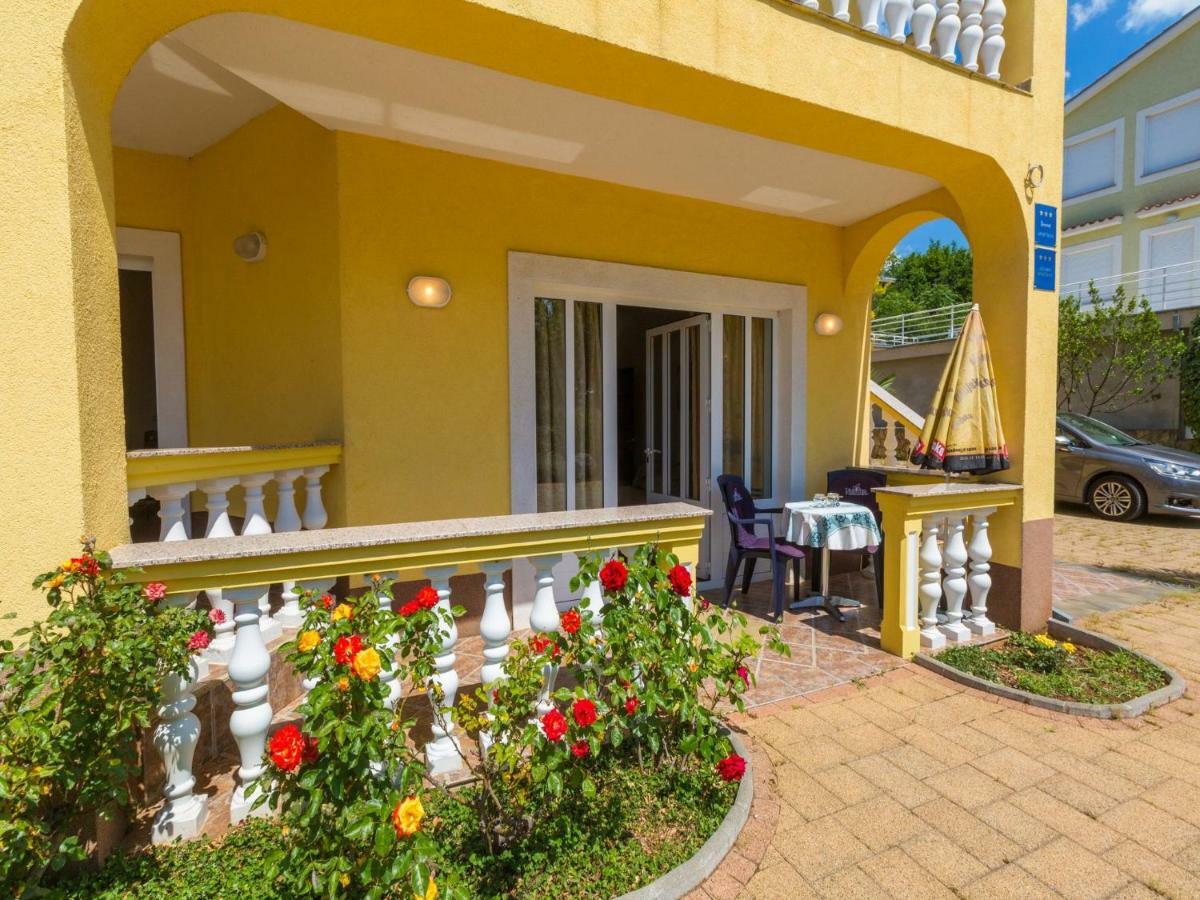 Apartments Artan Crikvenica Esterno foto